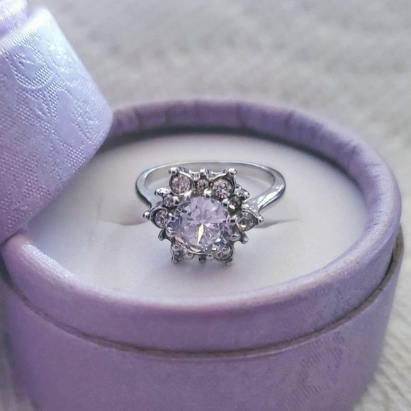 (NEW) Stainless Steel - "Star Ring with Cubic Zirconia". - Picture 3 of 4